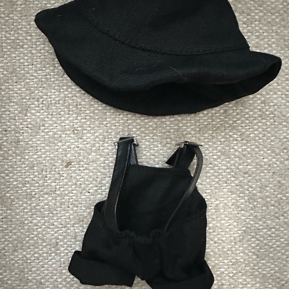 Labubu Outfit - Picture 3 of 3